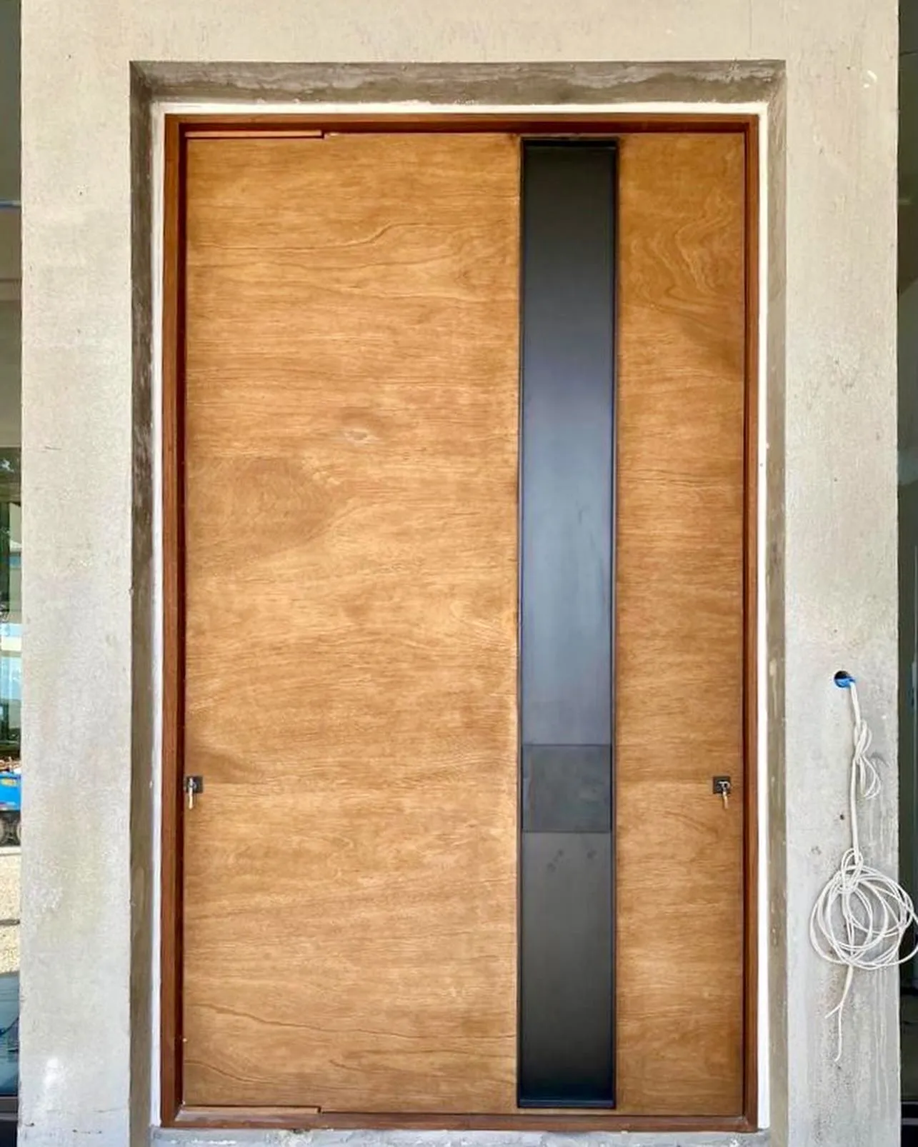 Hurricane-Pivot-Doors-Broward-Pivot_101248_1