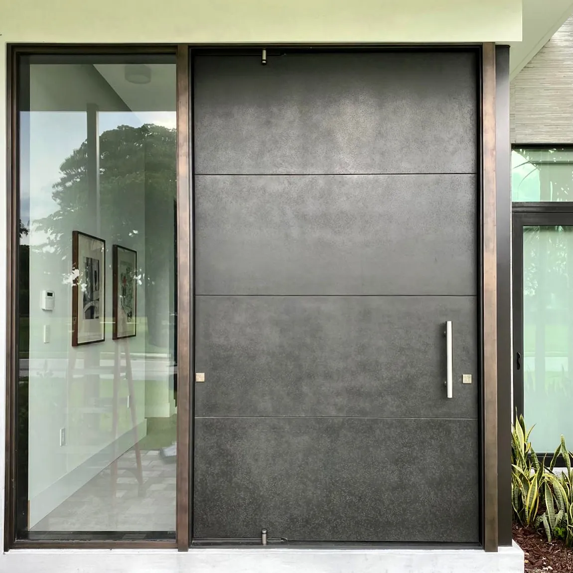 Hurricane-Pivot-Doors-Coral-Springs-Taybooto-with-Sidelite_1