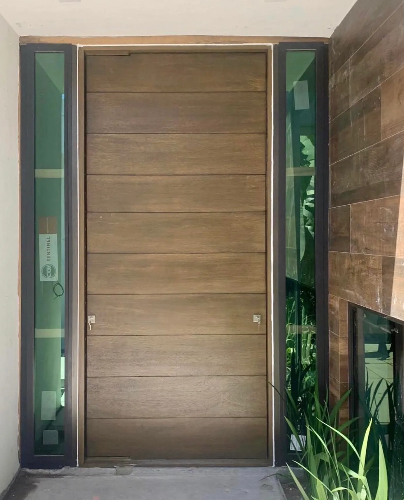 Hurricane-Pivot-Doors-Doral-Taybooto_98458_1