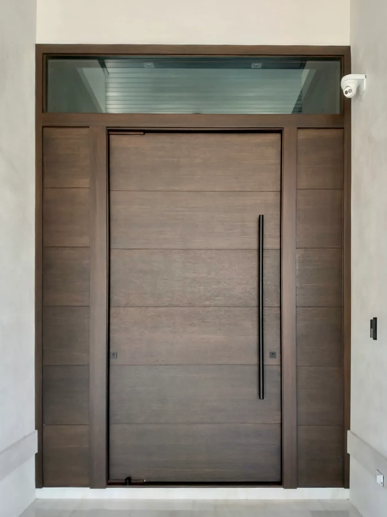 Hurricane-Pivot-Doors-Kendall-Taybooto-109123_1