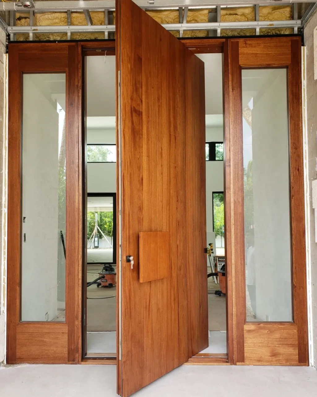 Hurricane-Pivot-Doors-Miami-89439_1