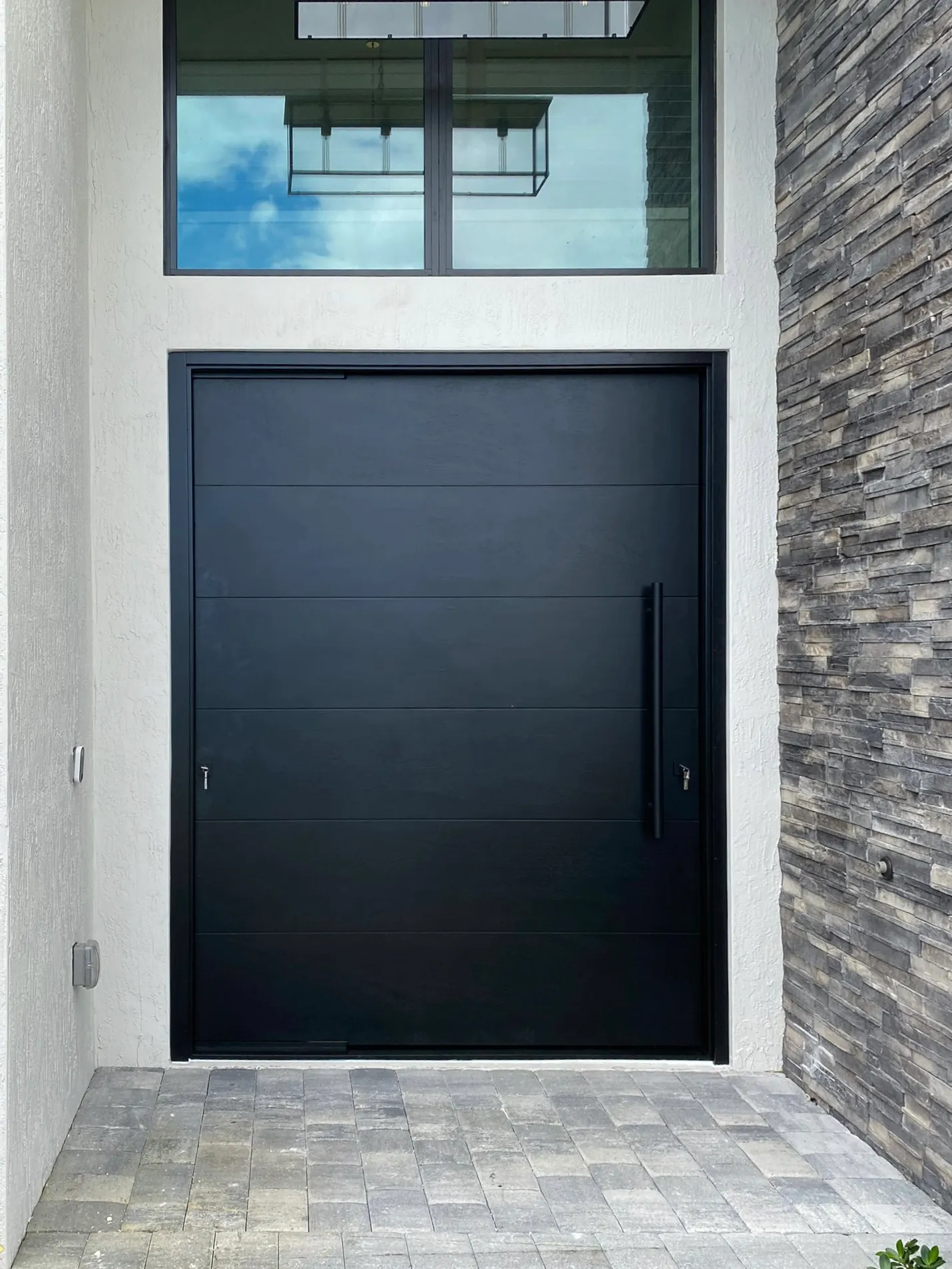 Hurricane-Pivot-Doors-Weston-Taybooto-103970_1
